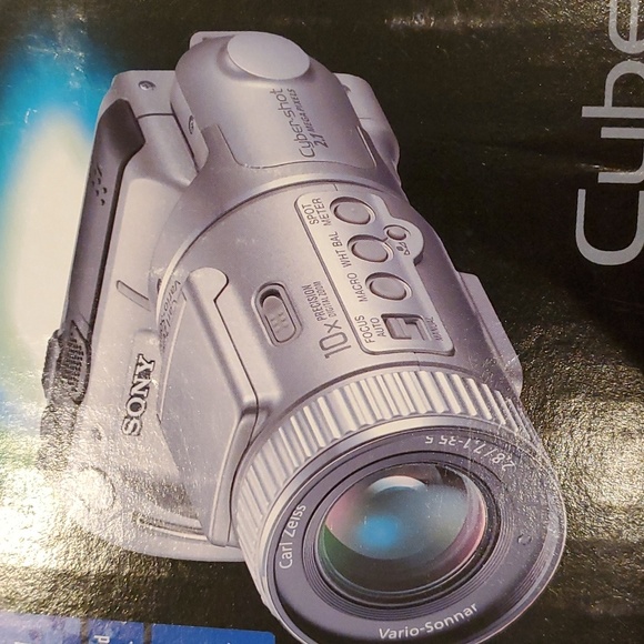 Sony DSC-F505 Digital Still Camera - Picture 4 of 9